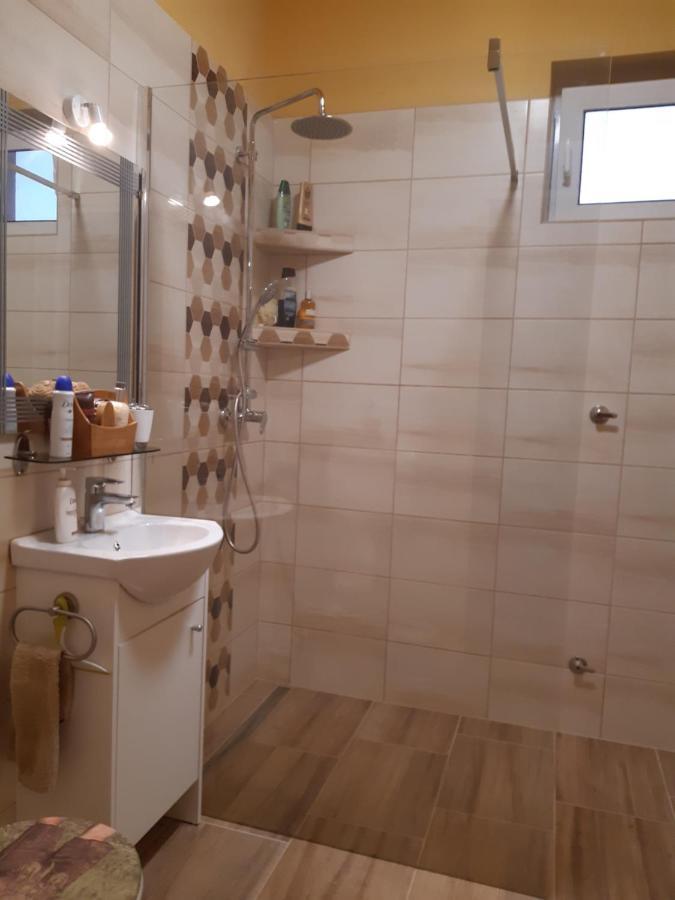 Herkules Apartman 잘라카로쉬 외부 사진