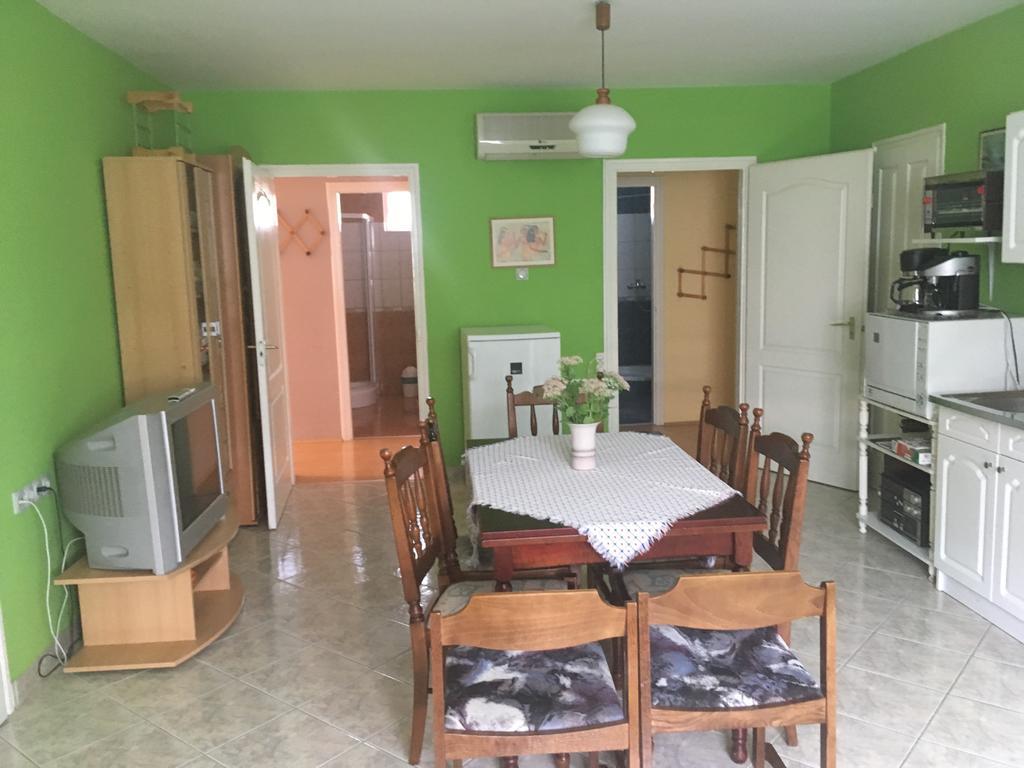 Herkules Apartman 잘라카로쉬 외부 사진