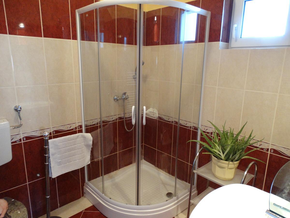 Herkules Apartman 잘라카로쉬 외부 사진